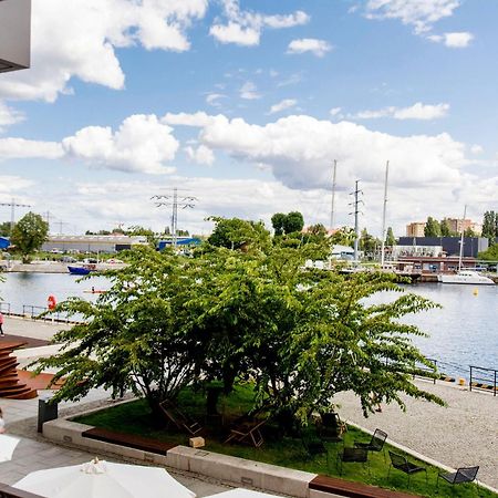 City Center - Walowa I Popieluszki By Apartmore 格但斯克 外观 照片