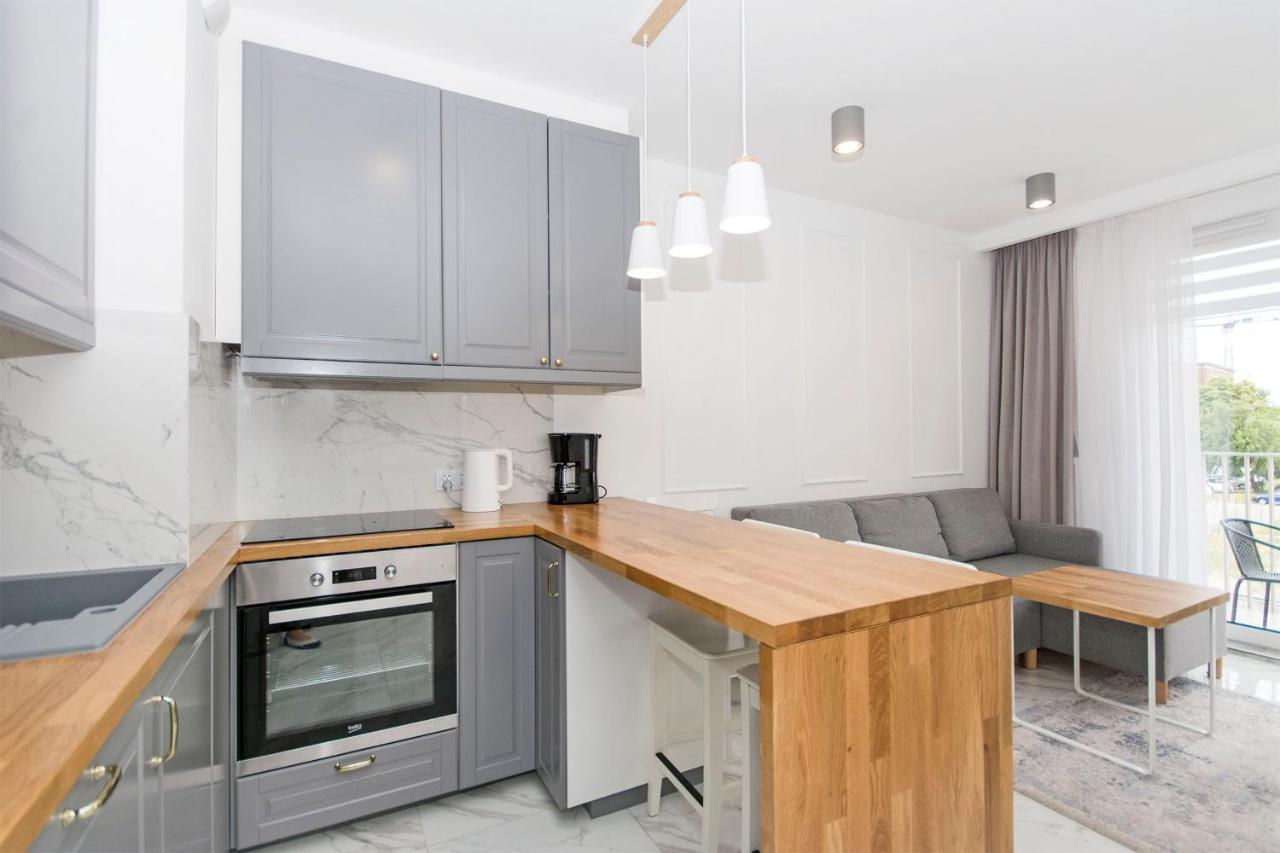 City Center - Walowa I Popieluszki By Apartmore 格但斯克 外观 照片