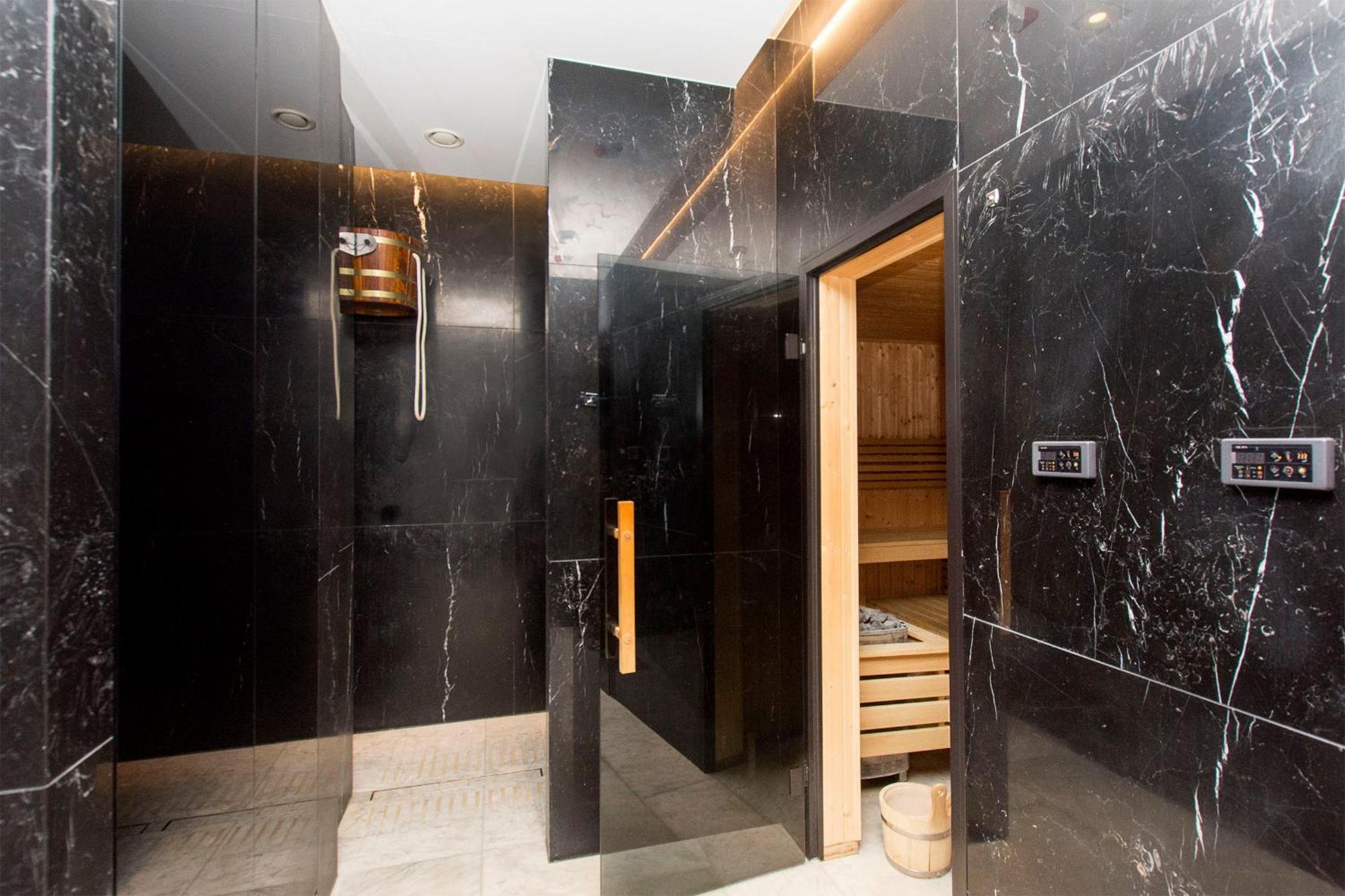 City Center - Walowa I Popieluszki By Apartmore 格但斯克 外观 照片